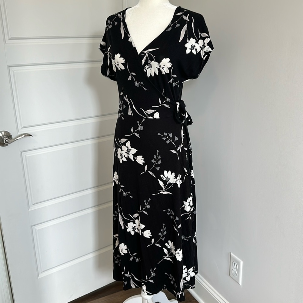 Women’s wrap dress. Black with floral print size Medium